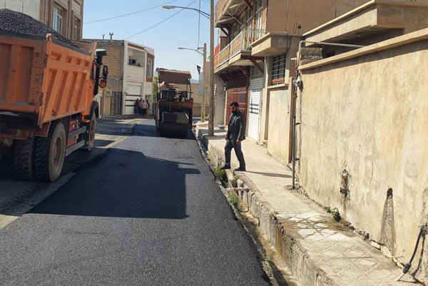 ادامه-عملیات-اجرای-پروژه-بزرگ-آسفالت-خیابان-های-سطح-شهر-ارکواز-در-حضور-یوسف-محمدی-مقدم-10.jpg