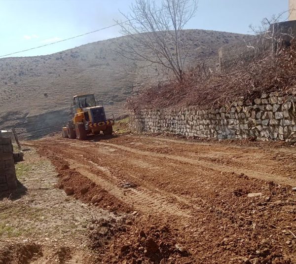 عملیات-اجرایی-خاک‌ریزی-در-راستای-احداث-خیابان-شهید-نصرالهی-1.jpg