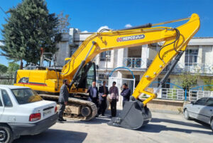 خرید-یک-دستگاه-بیل-زنجیری-توسط-شهرداری-ارکواز-ملکشاهی-1.jpg